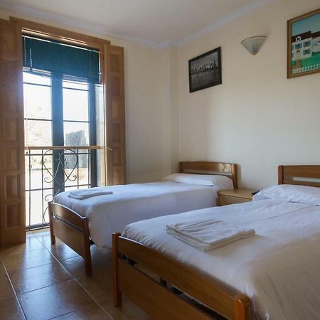 Hostal Albergue Villa San Clemente Tui Esterno foto