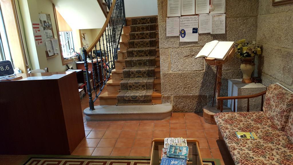 Hostal Albergue Villa San Clemente Tui Esterno foto
