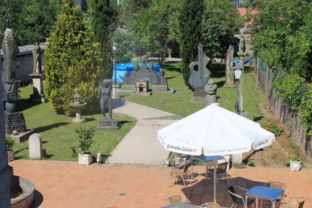 Hostal Albergue Villa San Clemente Tui Esterno foto
