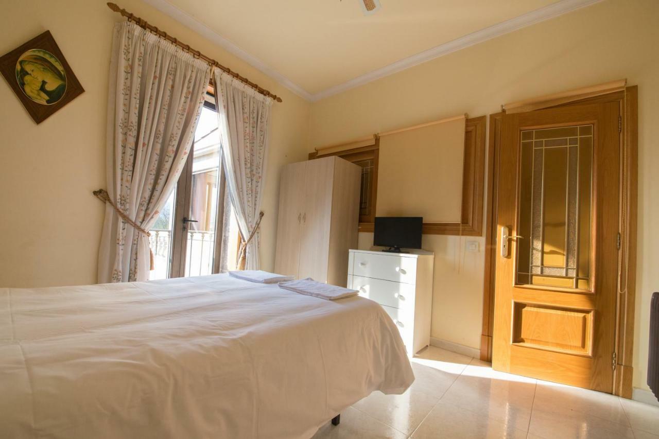 Hostal Albergue Villa San Clemente Tui Esterno foto