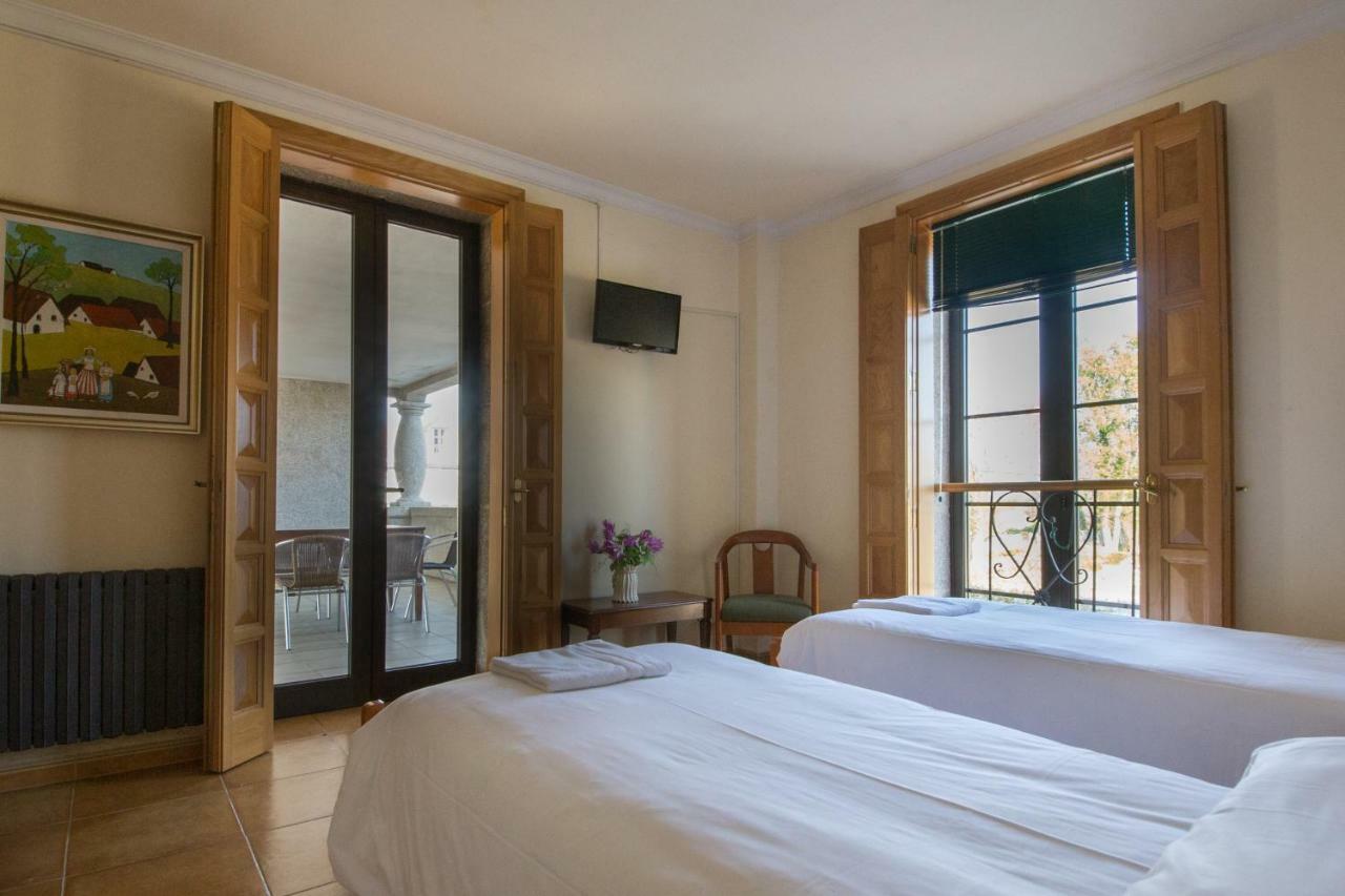Hostal Albergue Villa San Clemente Tui Esterno foto