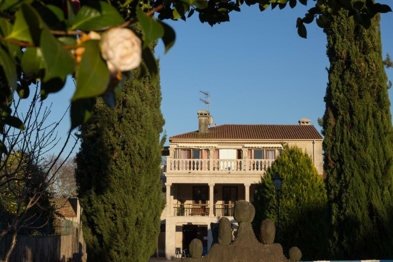 Hostal Albergue Villa San Clemente Tui Esterno foto