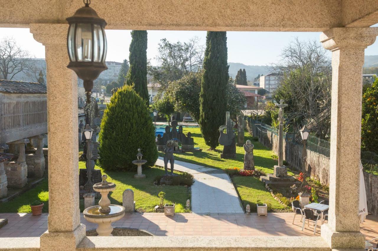 Hostal Albergue Villa San Clemente Tui Esterno foto