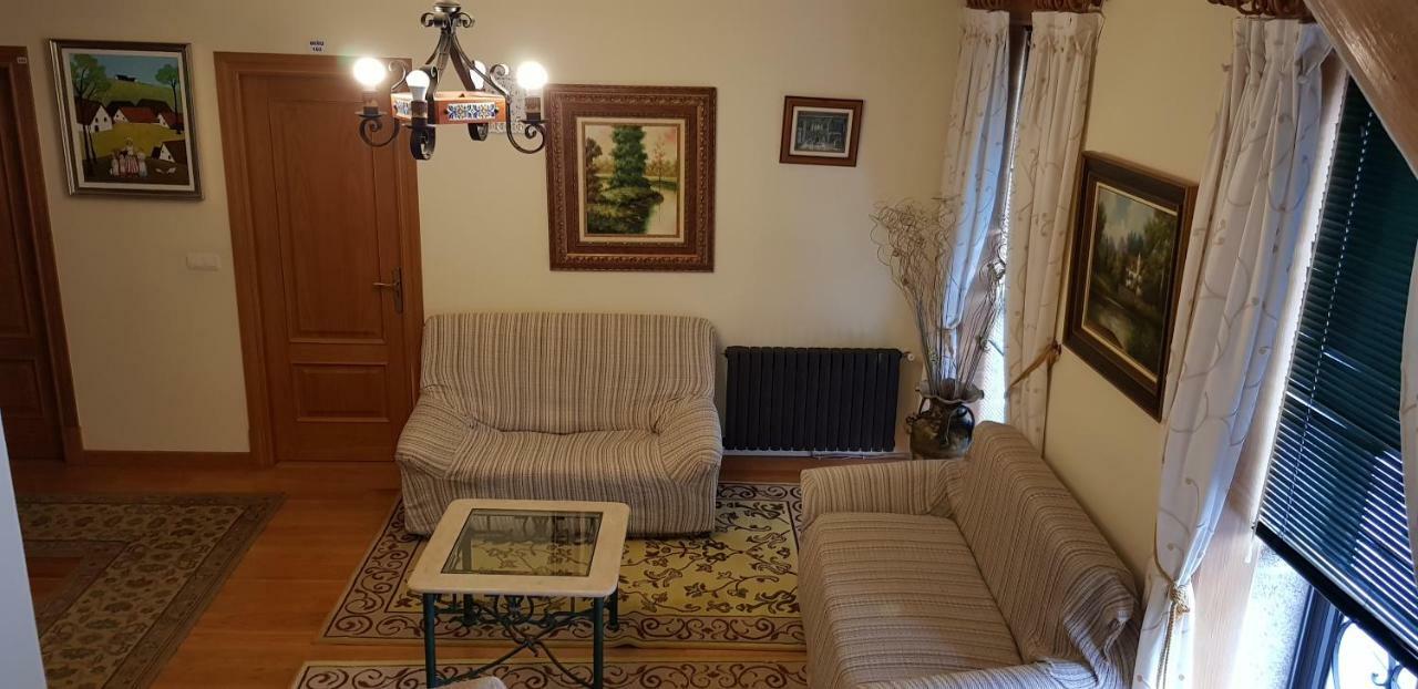 Hostal Albergue Villa San Clemente Tui Esterno foto