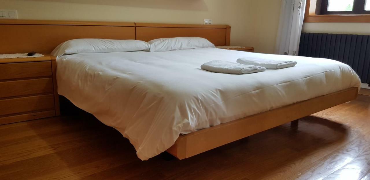 Hostal Albergue Villa San Clemente Tui Esterno foto