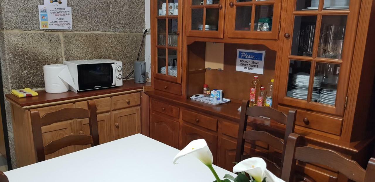 Hostal Albergue Villa San Clemente Tui Esterno foto