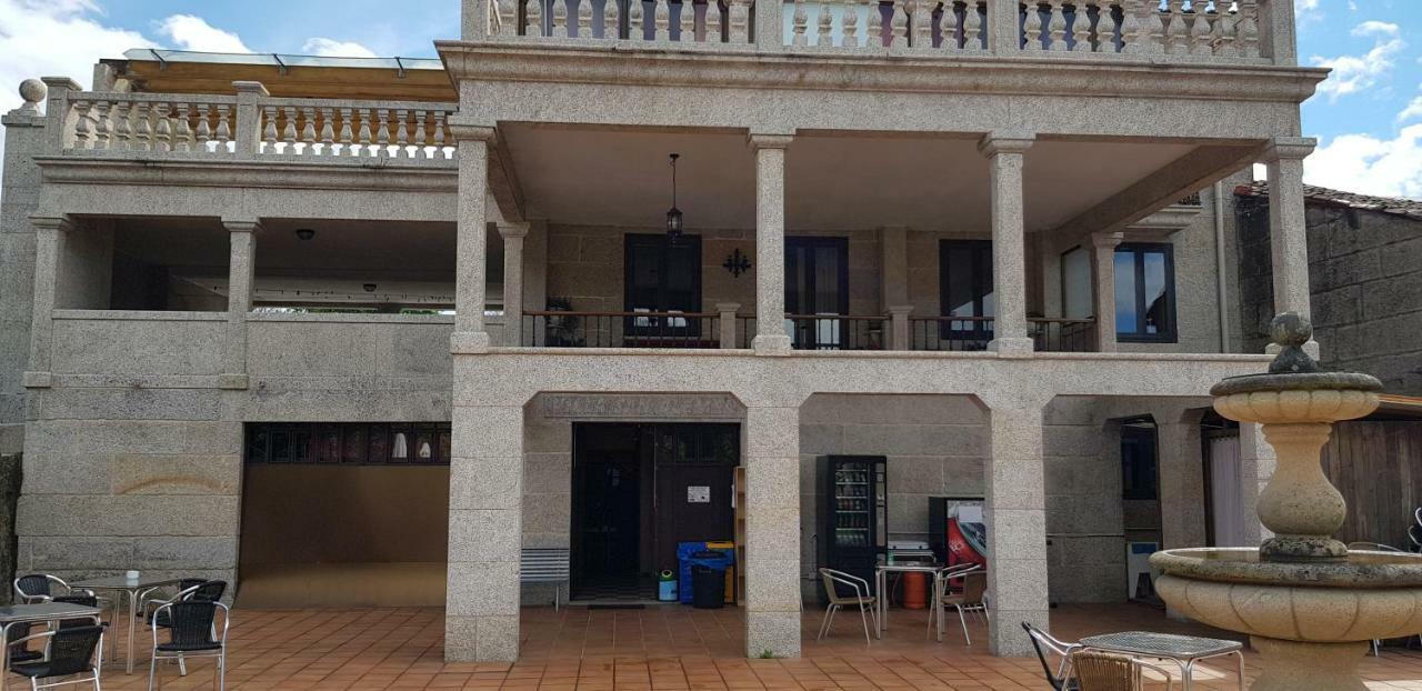 Hostal Albergue Villa San Clemente Tui Esterno foto