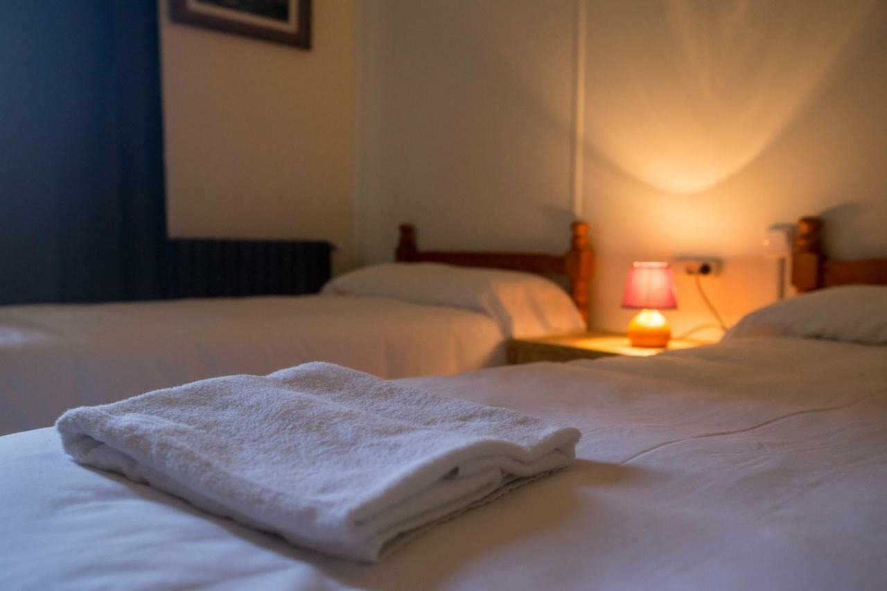 Hostal Albergue Villa San Clemente Tui Esterno foto